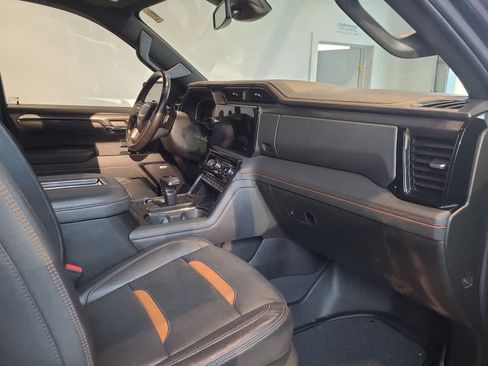 Used 2022 GMC Sierra 1500 AT4 w/ AT4 Preferred Package AWD/4WD image 19