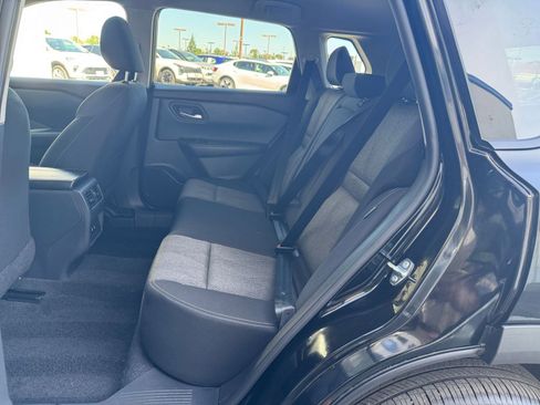 Used 2025 Nissan Rogue SV image 28