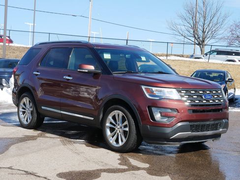 Used 2018 Ford Explorer Limited w/ Equipment Group 301A image 4