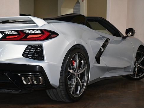 Used 2022 Chevrolet Corvette Stingray Convertible w/ Z51 Performance Package RWD image 56
