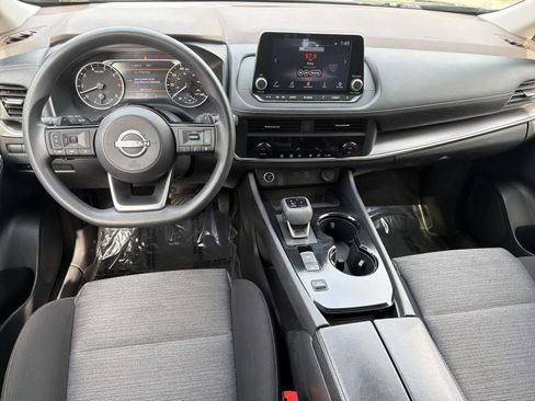 Used 2023 Nissan Rogue SV image 10