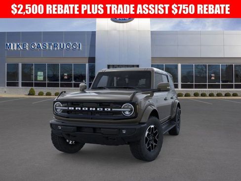 New 2025 Ford Bronco Outer Banks image 2