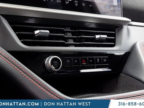 Used 2025 Ford Explorer ST-Line w/ ST-Line Street Pack AWD/4WD image 10