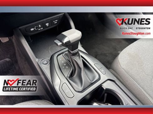 Used 2025 Kia K4 LXS image 32