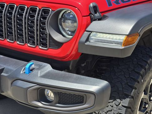 Used 2024 Jeep Wrangler Unlimited Rubicon 4xe AWD/4WD image 15