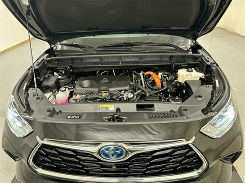 Used 2023 Toyota Highlander Limited image 25