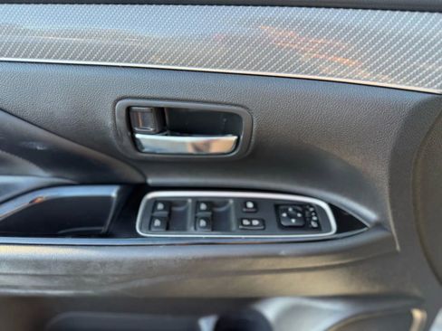 Used 2021 Mitsubishi Outlander SEL image 32