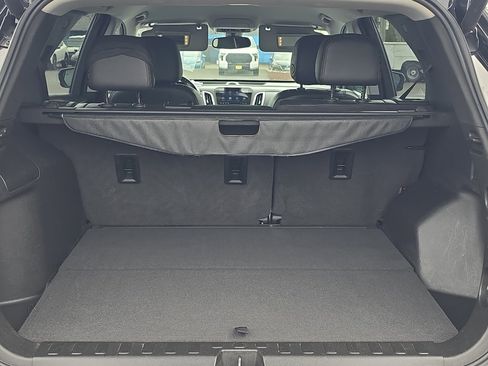 Used 2021 Chevrolet Equinox Premier w/ LPO, Cargo Package FWD image 9