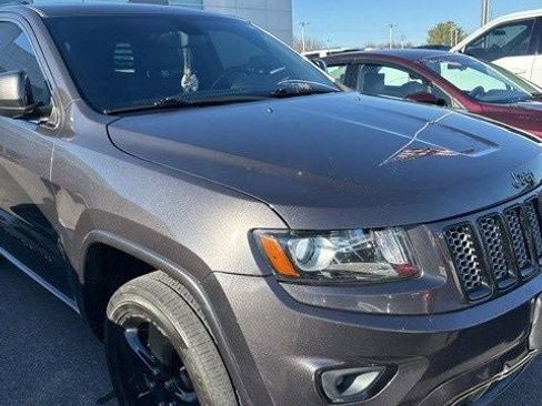 Used 2015 Jeep Grand Cherokee Altitude AWD/4WD image 2