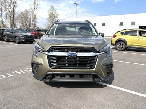 Used 2025 Subaru Ascent Premium image 2