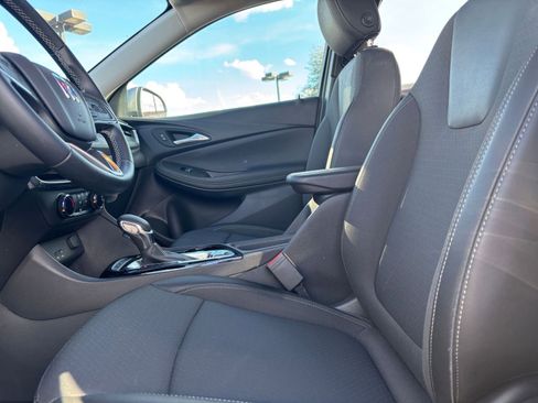 Used 2025 Buick Encore GX Preferred image 25