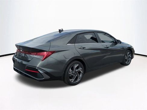 New 2026 Hyundai Elantra Limited image 5