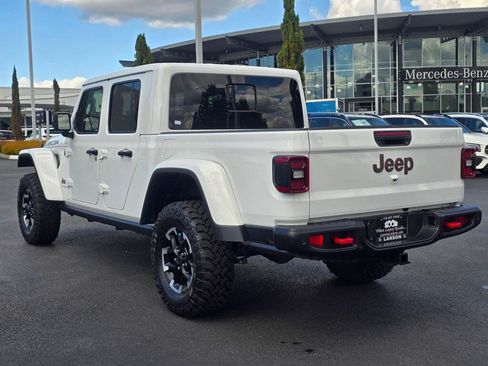 Used 2024 Jeep Gladiator Rubicon AWD/4WD image 6