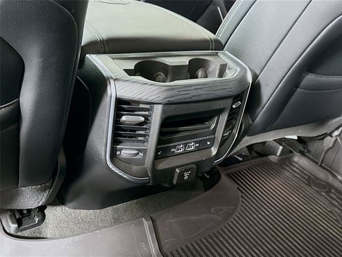 Used 2024 RAM 1500 Laramie AWD/4WD image 18
