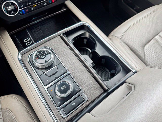 Used 2018 Ford Expedition Limited w/ Equipment Group 301A AWD/4WD image 37