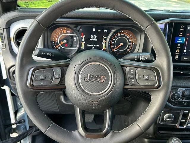 Certified 2025 Jeep Gladiator Sport AWD/4WD image 19