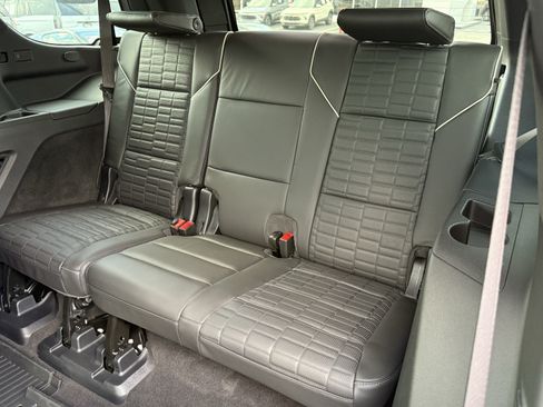 Used 2025 Cadillac Escalade V AWD/4WD image 32