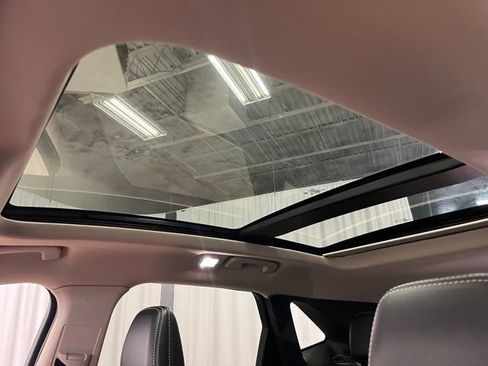 Used 2020 Ford Escape Titanium image 14