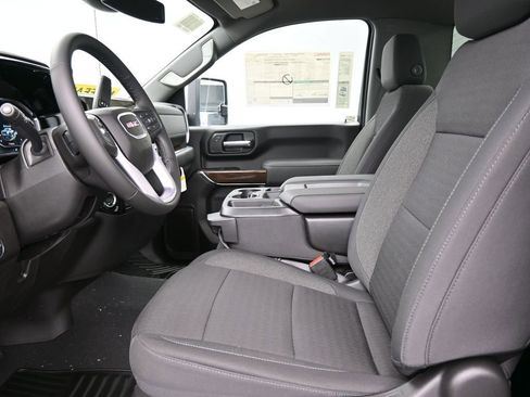 New 2025 GMC Sierra 2500 SLE image 16