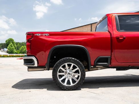 Used 2020 Chevrolet Silverado 2500 LT w/ Texas Edition AWD/4WD image 11