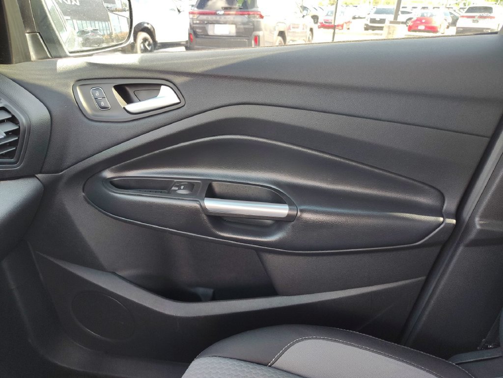 Used 2017 Ford Escape SE AWD/4WD image 20