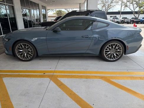 Used 2024 Ford Mustang Premium image 6