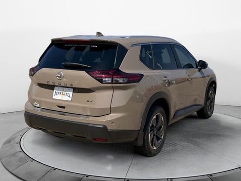 Used 2024 Nissan Rogue SV w/ SV Premium Package FWD image 3