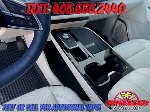 Used 2025 Buick Enclave Avenir w/ Super Cruise Package FWD image 24