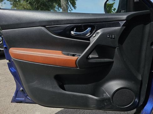 Used 2018 Nissan Rogue SL w/ Premium Package FWD image 22