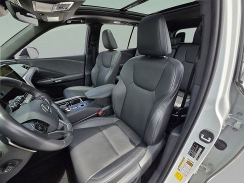 Used 2025 Lexus TX 350 AWD image 12