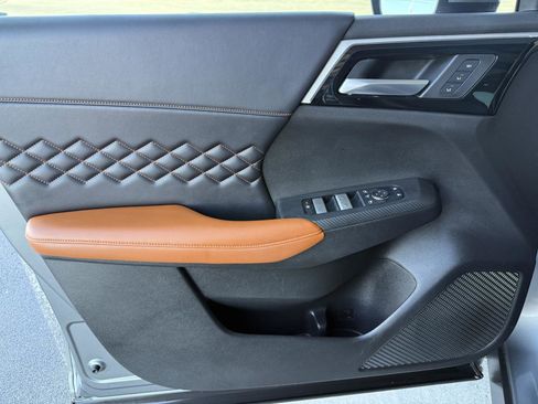 Used 2023 Mitsubishi Outlander SEL 40th Anniversary image 10