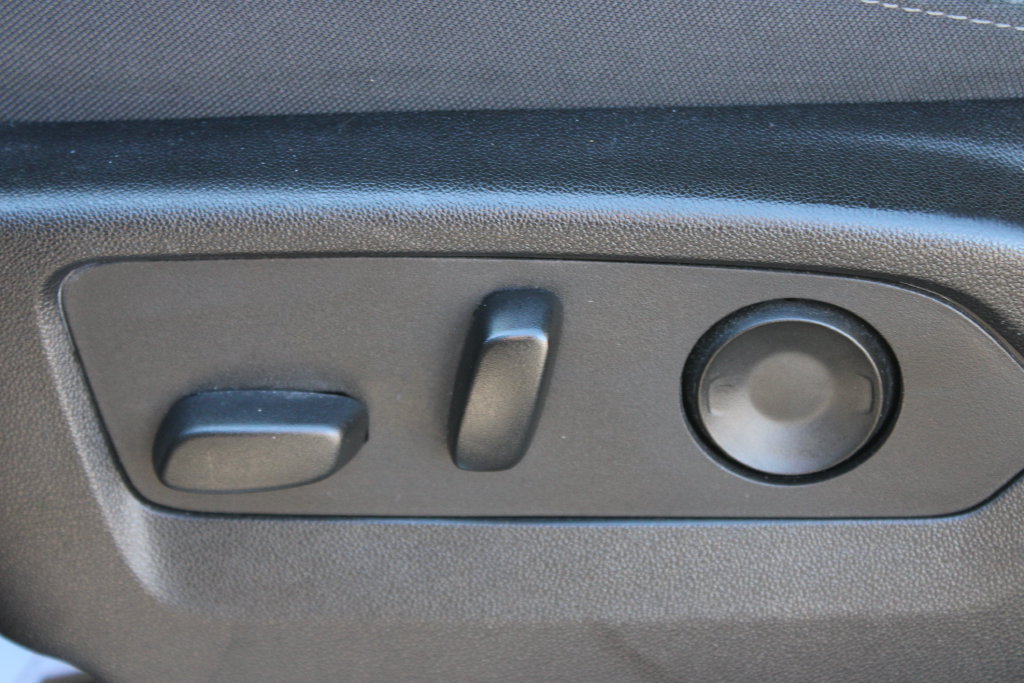 Used 2022 Chevrolet Silverado 1500 LT RWD image 23