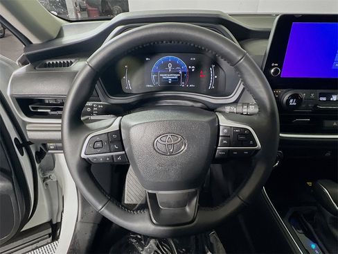 Certified 2025 Toyota Grand Highlander AWD image 11