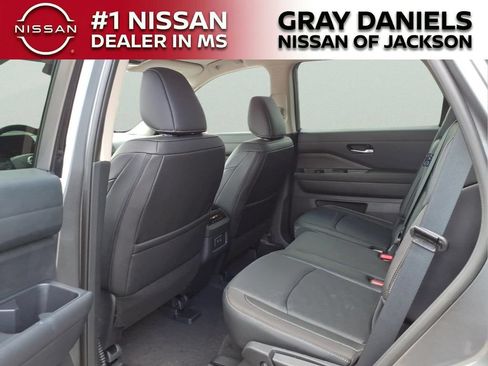 New 2026 Nissan Pathfinder SL FWD image 27