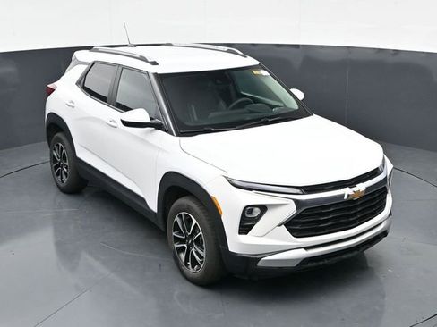 Used 2025 Chevrolet TrailBlazer LT w/ Driver Confidence Package image 27