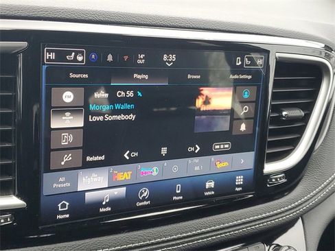 New 2026 Chrysler Pacifica Select image 24