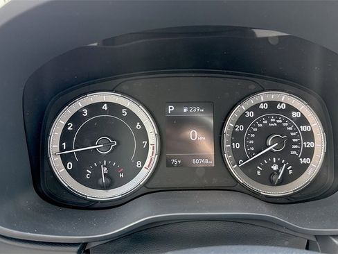 Used 2022 Hyundai Venue Limited image 48