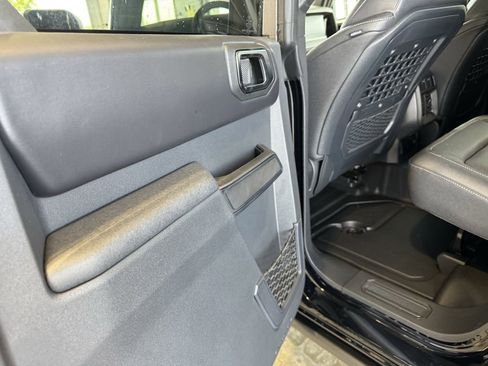 New 2025 Ford Bronco Badlands image 13