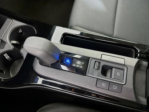 Used 2024 Toyota Prius LE image 25