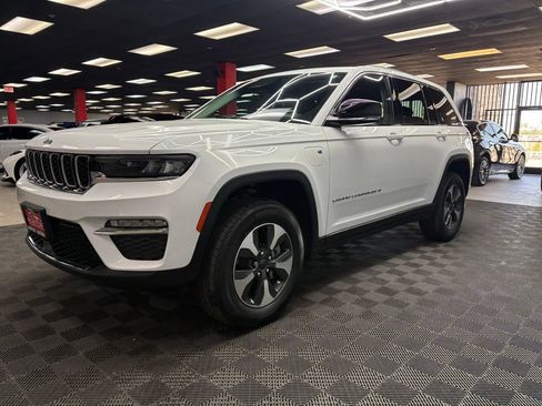 Used 2022 Jeep Grand Cherokee Limited 4xe AWD/4WD image 4