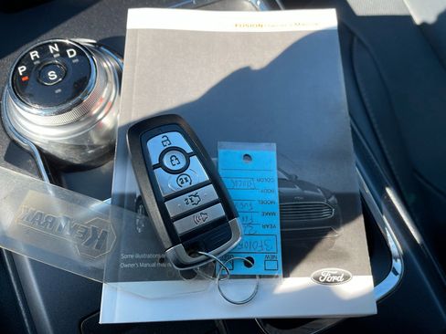 Used 2020 Ford Fusion Titanium image 10