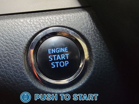 Used 2018 Toyota Camry XSE FWD image 19
