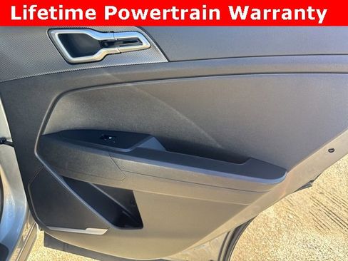 Used 2024 Kia Sportage LX image 19