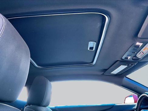Used 2022 Chevrolet Camaro LT RWD image 13