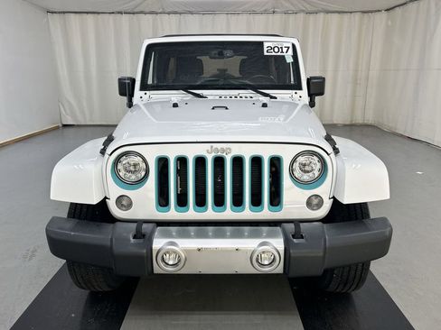 Used 2017 Jeep Wrangler Unlimited Sahara w/ Connectivity Group image 3