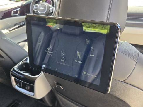 Used 2022 Kia Carnival SX FWD image 18