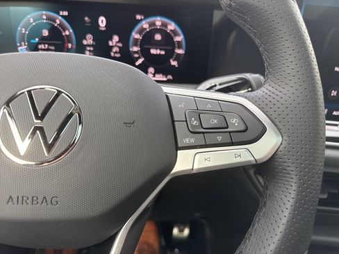 New 2026 Volkswagen Tiguan SE R-Line AWD/4WD image 13