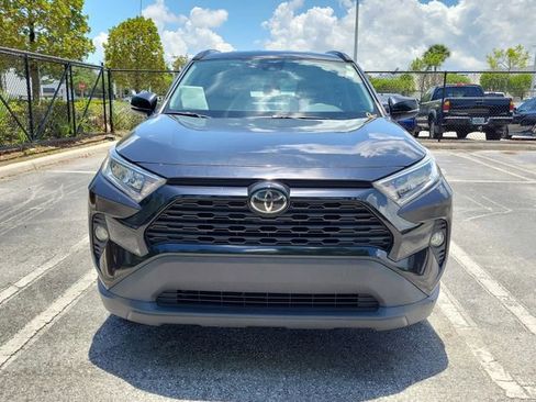 Used 2021 Toyota RAV4 XLE FWD image 2