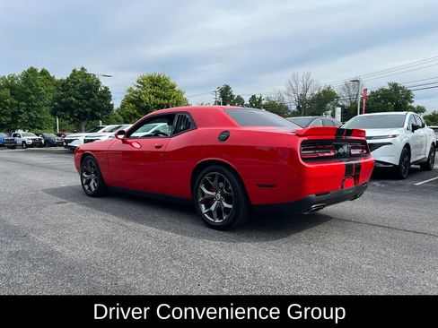 Used 2016 Dodge Challenger R/T w/ Driver Convenience Group RWD image 10