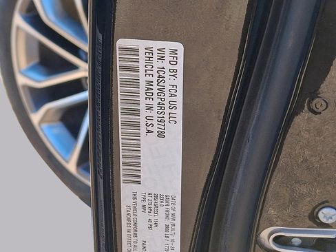 Certified 2024 Jeep Grand Wagoneer Series III w/ Rear Seat Video Group 1 image 15